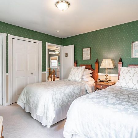 Abacot Hall Bed & Breakfast Niagara-on-the-Lake Екстериор снимка