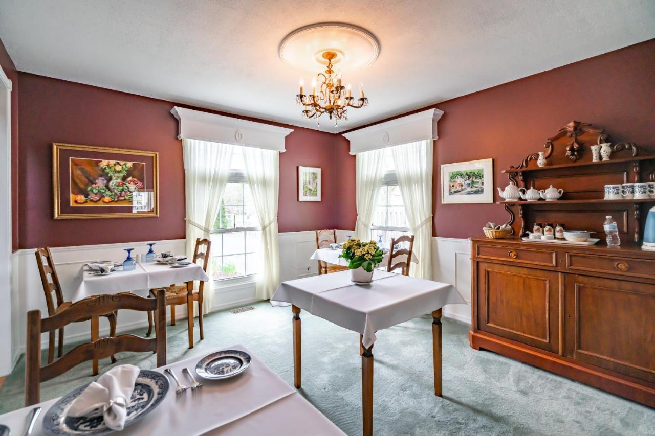 Abacot Hall Bed & Breakfast Niagara-on-the-Lake Екстериор снимка