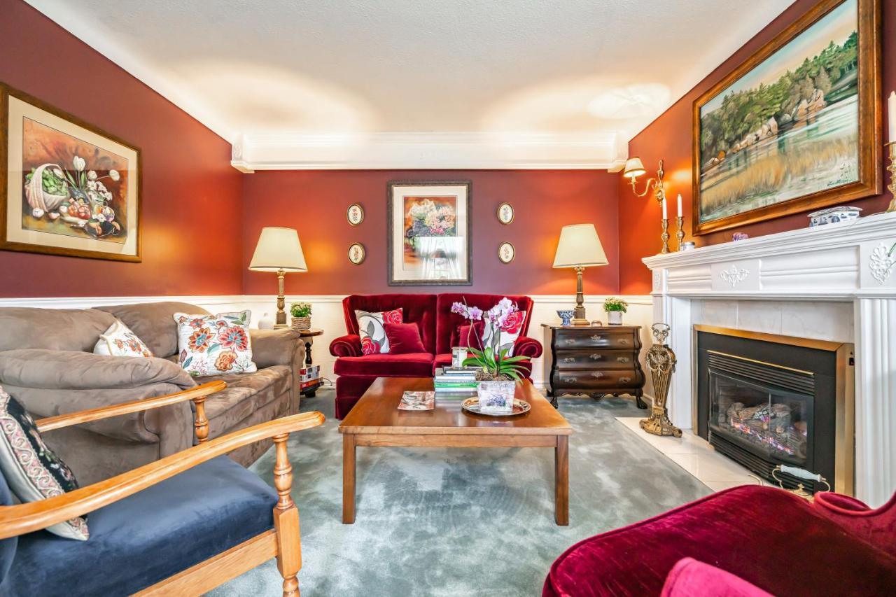 Abacot Hall Bed & Breakfast Niagara-on-the-Lake Екстериор снимка