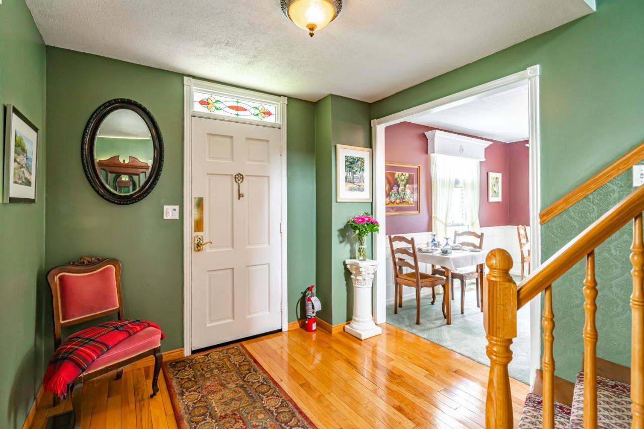 Abacot Hall Bed & Breakfast Niagara-on-the-Lake Екстериор снимка