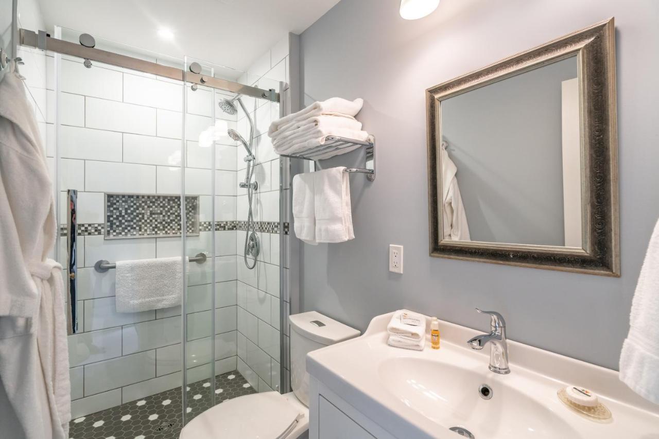 Abacot Hall Bed & Breakfast Niagara-on-the-Lake Екстериор снимка