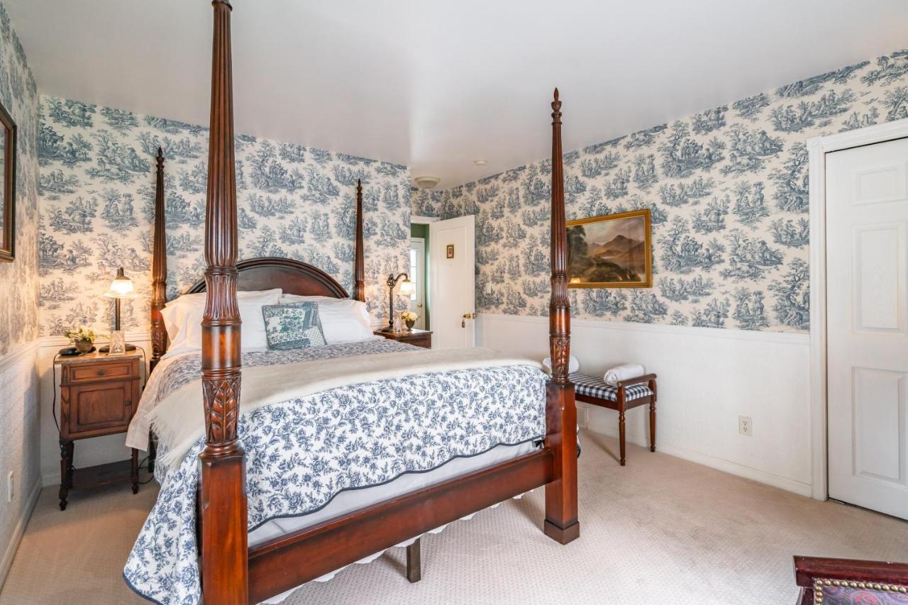 Abacot Hall Bed & Breakfast Niagara-on-the-Lake Екстериор снимка
