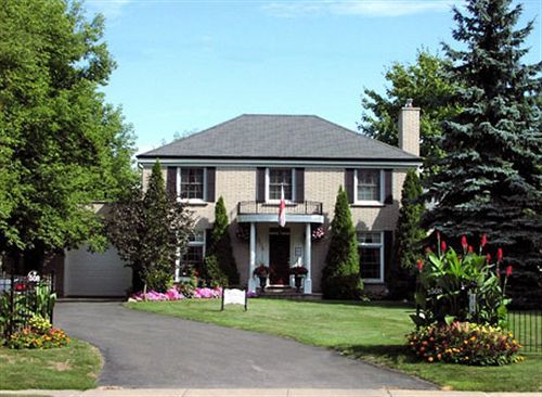 Abacot Hall Bed & Breakfast Niagara-on-the-Lake Екстериор снимка